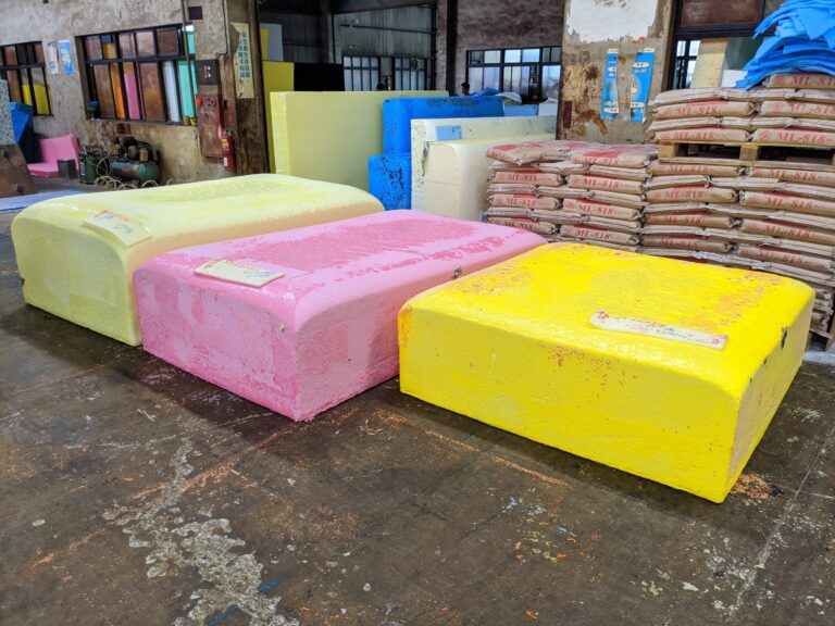 分辨沙發高密度泡棉真偽的4個技巧