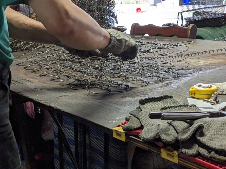 彈簧結構＝偷工減料？用實驗數據告訴你：彈簧耐用度不輸高密度泡棉